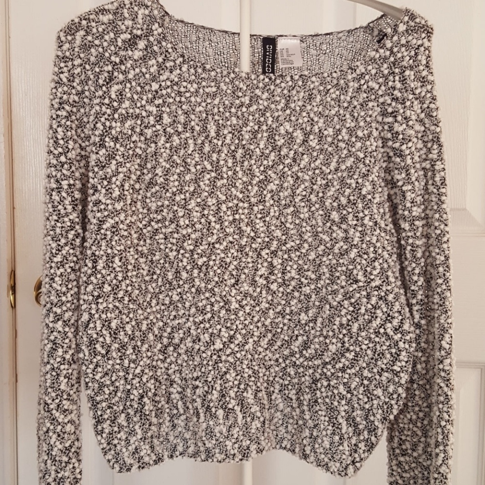 Woman's long sleeve sweater
